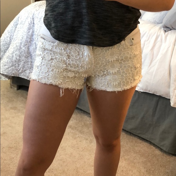 Shorts - Picture 3 of 7